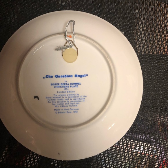 🎄1974 The Guardian Angel Hummel Collectible Plate w/Error-543 $35 or $30w/offer - Picture 2 of 2